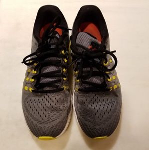 NIKE WMNS AIR ZOOM VOMERO 11 [818100 405] Running